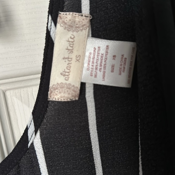 Altar’d State black and white romper size XS - Picture 3 of 4